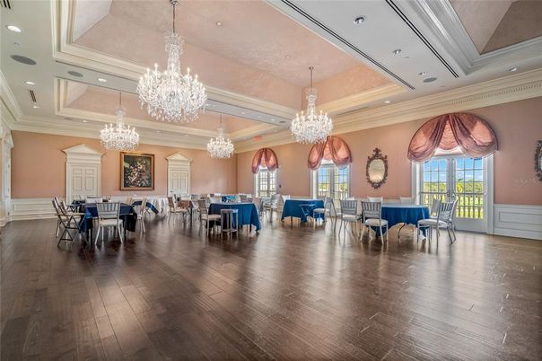 Chandelier, Dining room, Interior, Recessed Lighting, Wood Texture Flooring