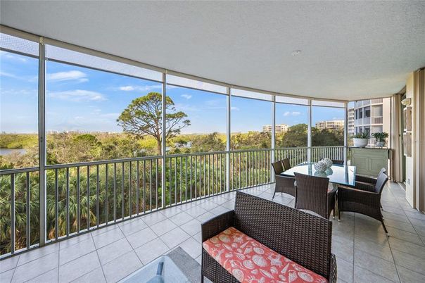 Dining room, Interior, Sun Room, Water