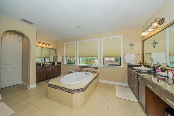 Bathroom, Dual Sink Vanities, Interior, Recessed Lighting
