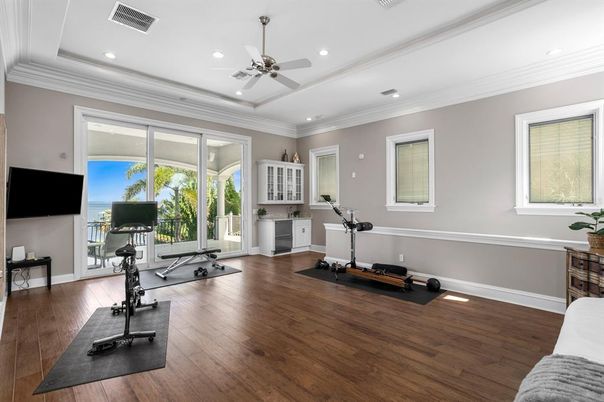Fitness Equipment, Interior, Recessed Lighting, Wood Texture Flooring