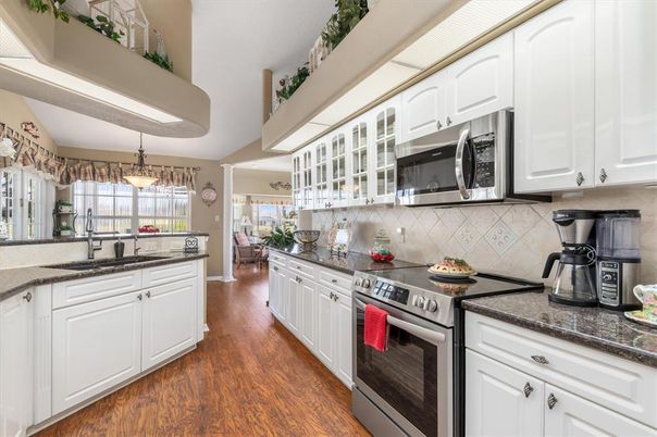 Interior, Kitchen, Pendant Lights, Wood Texture Flooring
