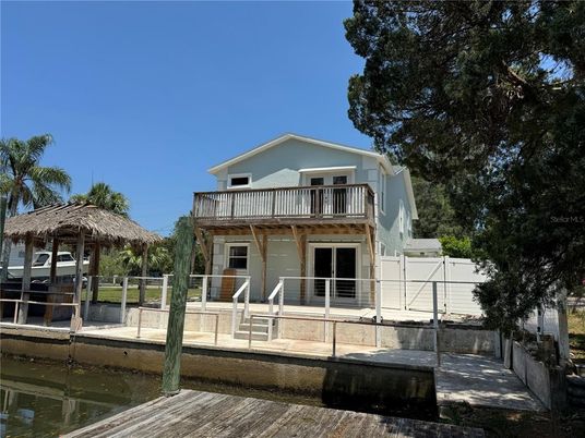 Exterior, Lake