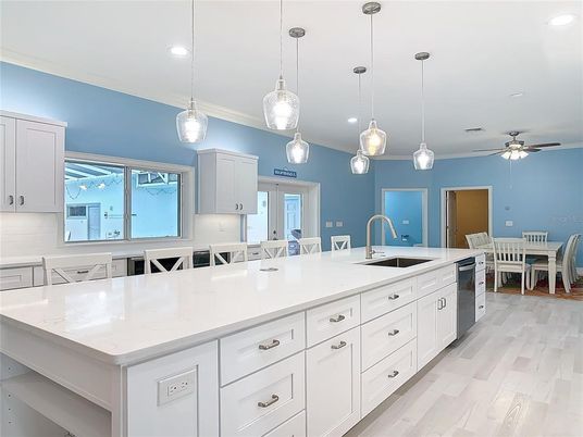 Dining room, Interior, Kitchen, Pendant Lights, Recessed Lighting, Wood Texture Flooring