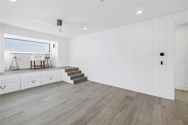 Empty room, Interior, Recessed Lighting, Wood Texture Flooring