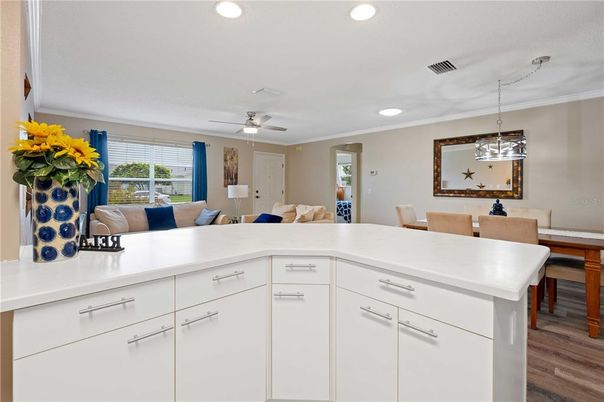Dining room, Interior, Kitchen, Pendant Lights, Recessed Lighting, Wood Texture Flooring