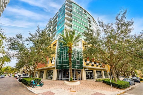Exterior, Facade, Condo Building