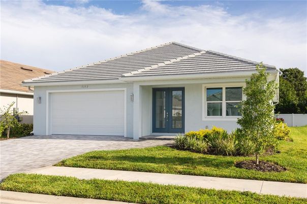 Attached, Exterior, Facade, Ranch