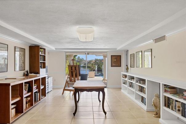 Dining room, Interior