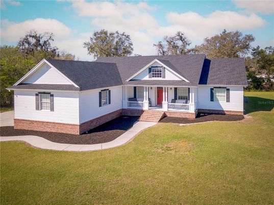 Backyard, Exterior, Facade, Ranch