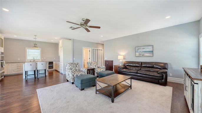Interior, Kitchen, Living room, Pendant Lights, Recessed Lighting, Wood Texture Flooring