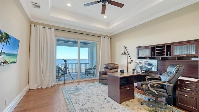 Home Office, Interior, Recessed Lighting, Water, Wood Texture Flooring