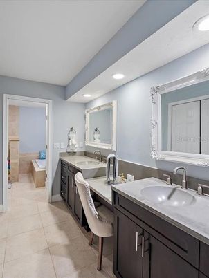 Bathroom, Dual Sink Vanities, Interior, Recessed Lighting