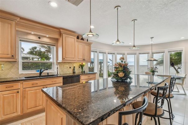 Dining room, Interior, Kitchen, Pendant Lights, Recessed Lighting