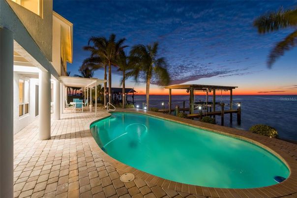 Exterior, Lake, Pool, Water