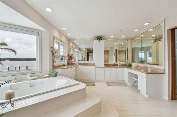 Bathroom, Dual Sink Vanities, Interior, Recessed Lighting, Water