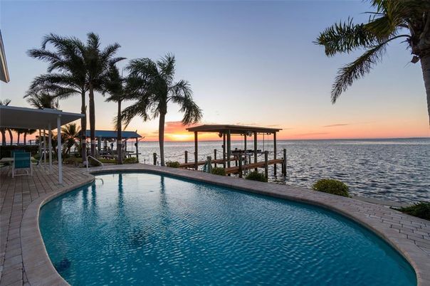 Exterior, Lake, Pool