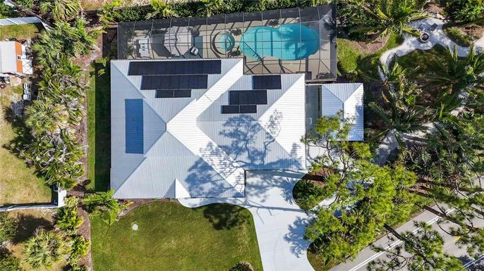 Exterior, Drone