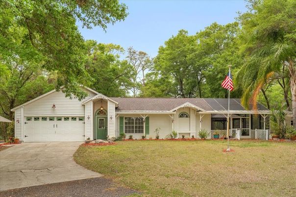 Attached, Exterior, Facade, Ranch