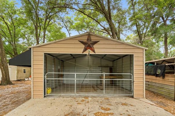 Detached Garage, Exterior