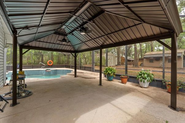 Exterior, Pool