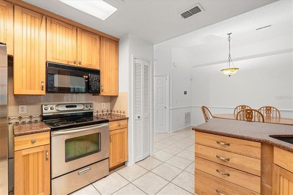 Dining room, Interior, Kitchen, Pendant Lights, Stainless Steel Appliances