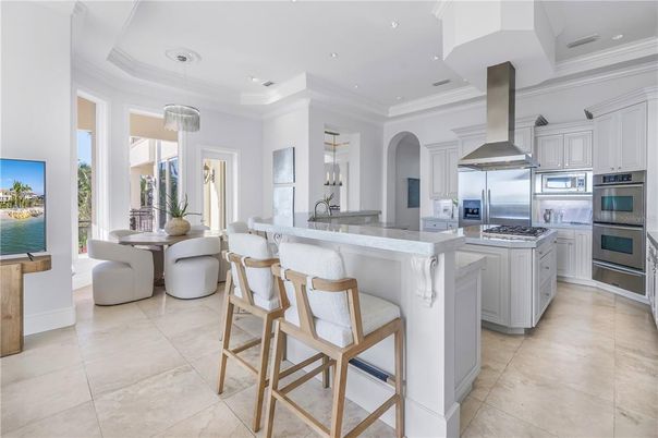 Dining room, Interior, Kitchen, Recessed Lighting, Stainless Steel Appliances