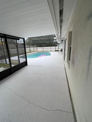 Interior, Pool, Sun Room