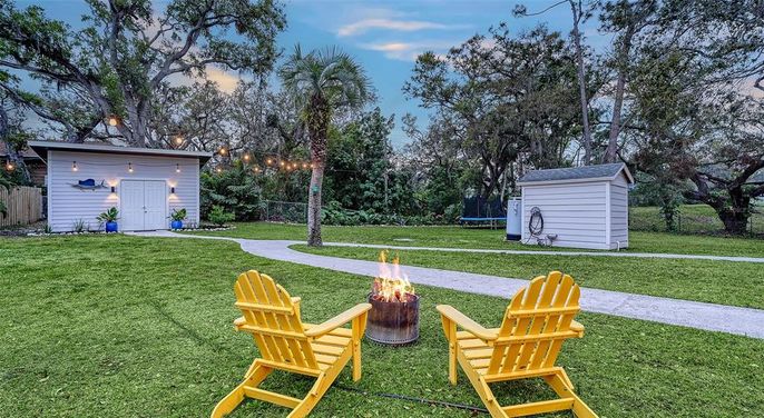 Backyard, Exterior