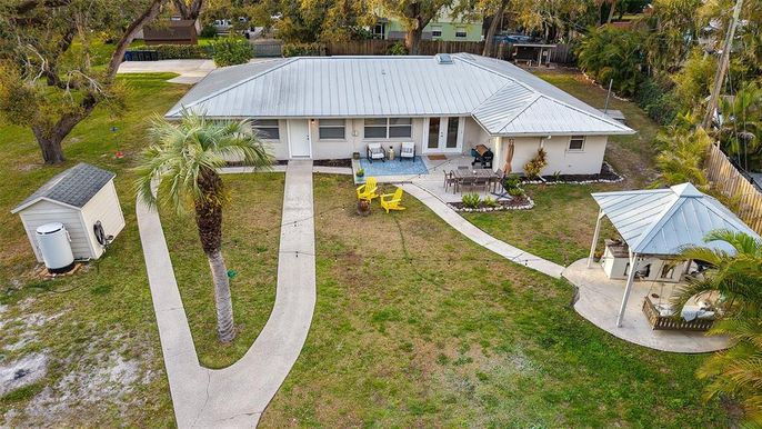 Exterior, Drone