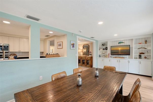 Dining room, Interior, Kitchen, Recessed Lighting, Wood Texture Flooring