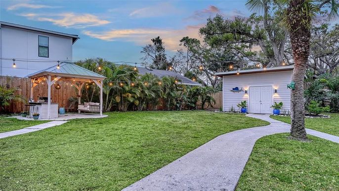 Backyard, Exterior