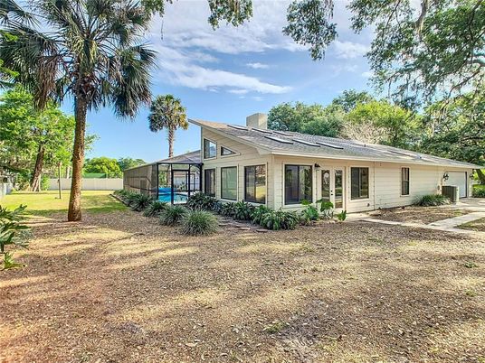 Backyard, Exterior, Facade, Ranch