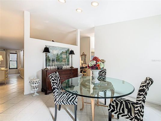Dining room, Interior, Recessed Lighting