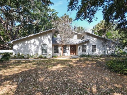Backyard, Exterior, Facade, Split Level