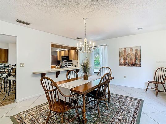 Chandelier, Dining room, Interior, Kitchen, Stainless Steel Appliances