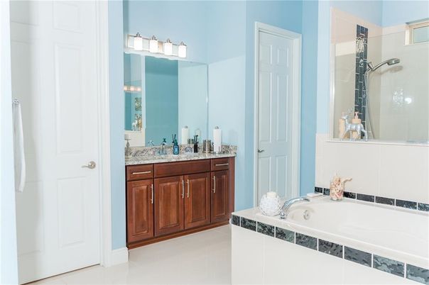 Bathroom, Dual Sink Vanities, Interior