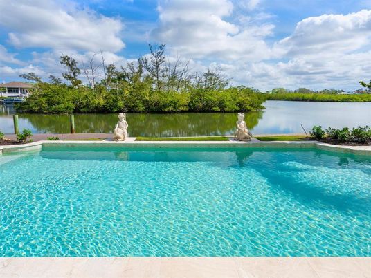 Exterior, Pool, Water