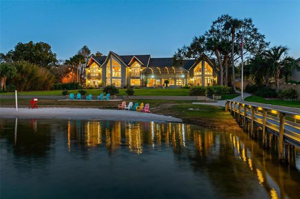 Exterior, Lake