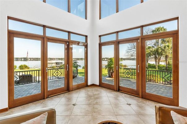 Interior, Sun Room, Water