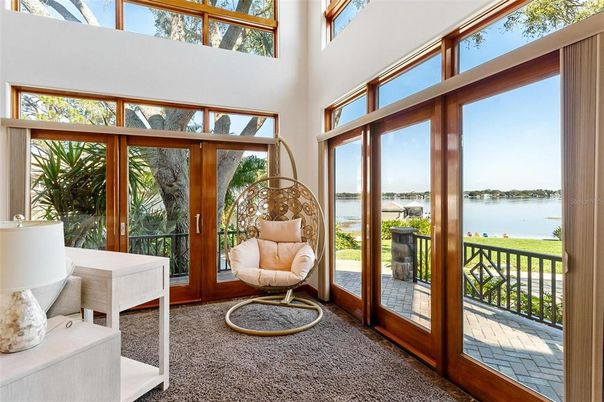 Interior, Sun Room, Water