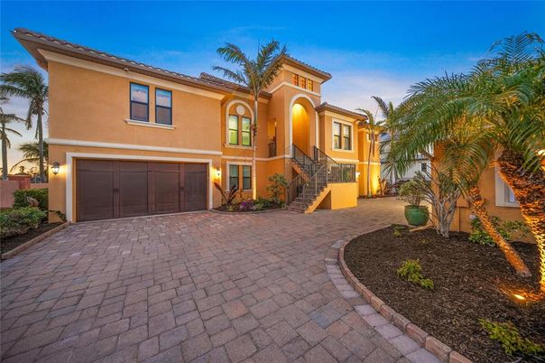 Attached, Exterior, Facade, Mediterranean