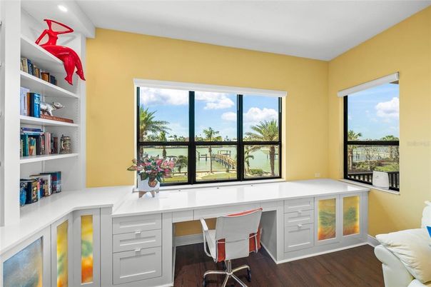 Home Office, Interior, Recessed Lighting, Wood Texture Flooring