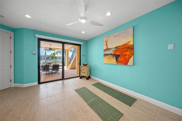 Dining room, Interior, Recessed Lighting