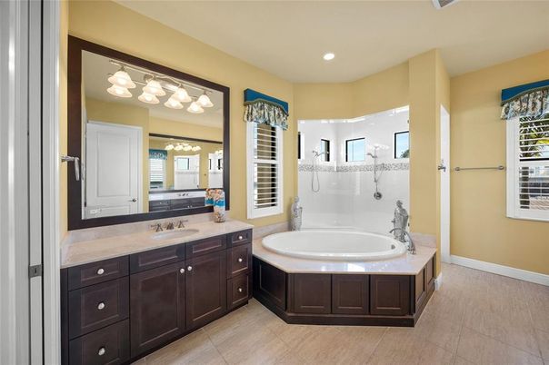 Bathroom, Dual Sink Vanities, Interior, Recessed Lighting