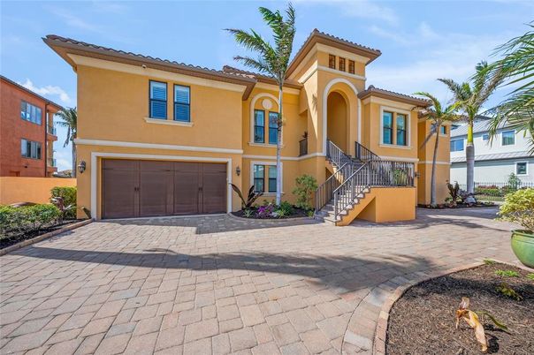 Attached, Exterior, Facade, Mediterranean