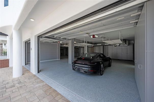 Garage, Interior