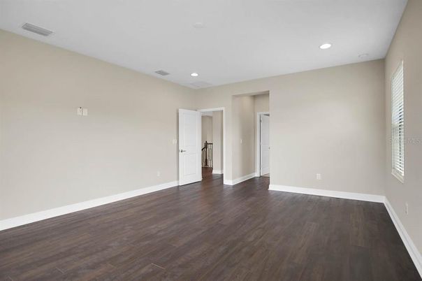 Empty room, Interior, Recessed Lighting, Wood Texture Flooring