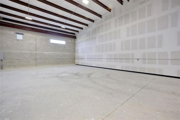 Garage, Interior, Wooden Beams