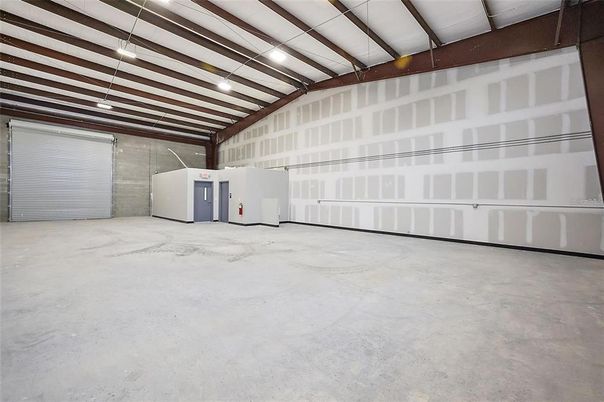 Garage, Interior, Wooden Beams
