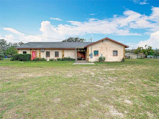 Backyard, Exterior, Facade, Ranch